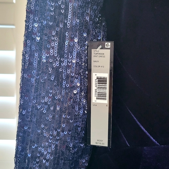 Tahari Puff Sleeve Sequined Navy Evening Gown - Size 4 - Picture 7 of 10